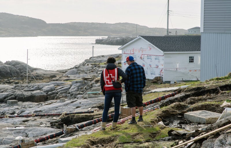 Maisons le long de la côte, détruites par l’ouragan Fiona à Burgeo, T.‑N.‑L. Crédit : Michelle-Andrea Girouard, Croix-Rouge canadienne